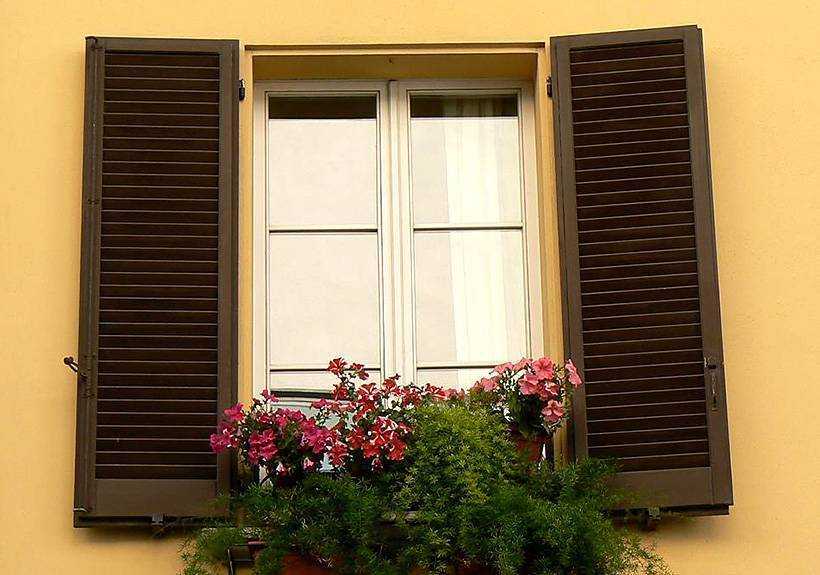 Окно со ставнями – виды, типы и модификации. ставни своими руками.