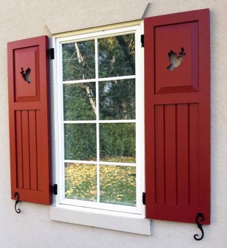 Удачные примеры преображения фасада дома при помощи ставень для окон (деревянные, металлические, пластиковые). делаем просто и красиво (+отзывы)