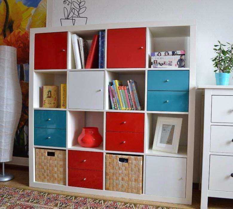 7 идей, как можно оригинально украсить полки и стеллажи от ikea